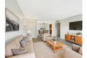 524 ORANGE DRIVE, ALTAMONTE SPRINGS, FL 32701 Sold 07/31/25