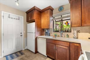 1814 CANTON STREET, ORLANDO, FL 32803 Sold 08/29/25