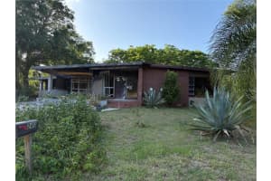 240 VALENCIA COURT, DELAND, FL 32724 Sold 05/07/25