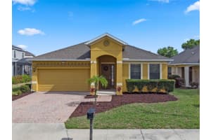 2142 Victoria Dr, DAVENPORT