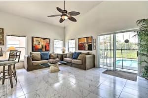 703 BLOOMINGDALE DR, DAVENPORT, FL 33897 - MLS#MFRO6299251