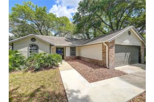 2647 LAKE LANDING BLVD, EUSTIS, FL 32726 Sold 12/17/25