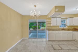 1001 DORA AVENUE, TAVARES, FL 32778 Sold 06/03/25