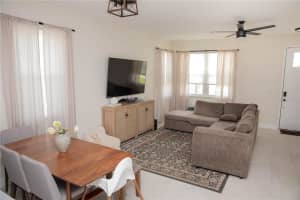 900 MAPLE AVENUE, SANFORD, FL 32771 Sold 08/29/25
