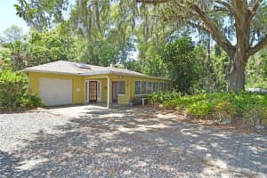 1125 N MC DONALD ST, MOUNT DORA, FL 32757 Sold 04/29/25