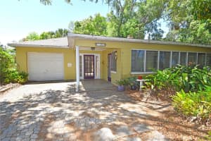 1125 N MC DONALD ST, MOUNT DORA, FL 32757 Sold 04/29/25
