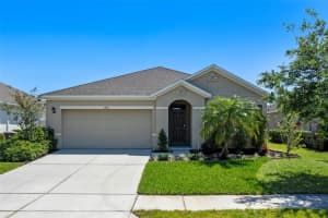 1918 Marabou Dr, DAVENPORT