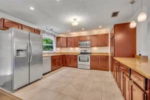 275 4TH STREET, CHULUOTA, FL 32766 Sold 05/16/25
