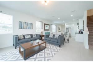 470 LAKE SHORE PARKWAY, DAVENPORT, FL 33896 - MLS#MFRO6300323