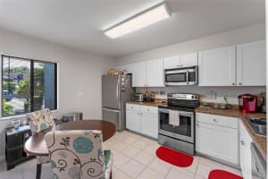 11 ESCONDIDO CIRCLE, ALTAMONTE SPRINGS, FL 32701 - MLS#MFRO6300857