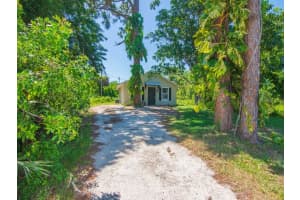 1325 17th Ct Sw, VERO BEACH