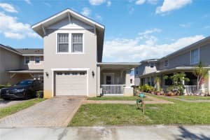 2016 CYPRESS BAY BOULEVARD, KISSIMMEE, FL 34743 Sold 07/07/25