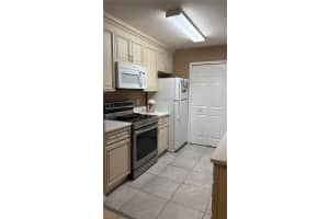 5471 VINELAND ROAD, ORLANDO, FL 32811 - MLS#MFRO6301545