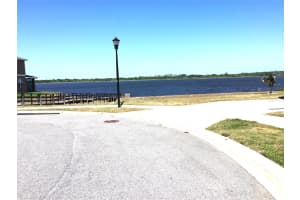 260 LAKE SMART CIRCLE, WINTER HAVEN, FL 33881 - MLS#MFRO6301547