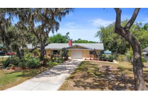 37207 OAK LANE, UMATILLA, FL 32784 Sold 06/25/25