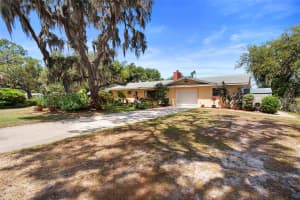 37207 OAK LANE, UMATILLA, FL 32784 Sold 06/25/25