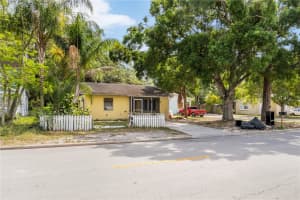 913 19TH STREET, VERO BEACH, FL 32960 Sold 05/09/25