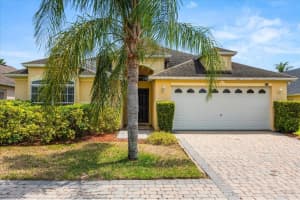 650 OLD BRIDGE CIRCLE, DAVENPORT, FL 33897 Sold 07/21/25
