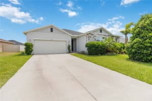 2291 CARRIAGE POINTE LOOP, APOPKA, FL 32712 Sold 09/05/25