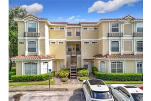 960 MOORING AVENUE, ALTAMONTE SPRINGS, FL 32714 Sold 08/01/25
