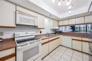 530 CENTRAL BOULEVARD, ORLANDO, FL 32801 - MLS#MFRO6303615