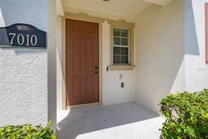 7010 BROOMSHEDGE TRAIL, WINTER GARDEN, FL 34787 Sold 06/23/25