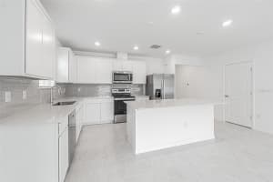 9661 SUMMERS CAY CIRCLE, THONOTOSASSA, FL 33592 Sold 07/01/25