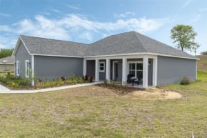 72 FAIRWAY CIRCLE, UMATILLA, FL 32784 - MLS#MFRO6304096