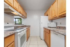 445 COTTONWOOD DRIVE, ALTAMONTE SPRINGS, FL 32714 Sold 07/03/25