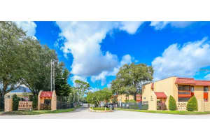 2810 POWERS DRIVE, ORLANDO, FL 32818 - MLS#MFRO6305628