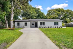 50 Community Dr, DEBARY