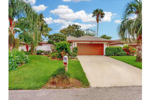 9 Abbey Ct, HAINES CITY