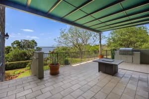 996 FAIRVIEW AVENUE, MOUNT DORA, FL 32757 Sold 06/05/25