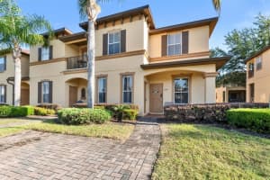 202 Napoli Dr #202, DAVENPORT