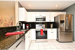 677 POST OAK CIRCLE, ALTAMONTE SPRINGS, FL 32701 Sold 07/01/25