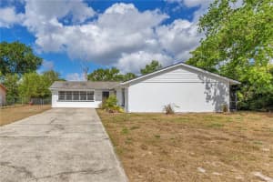1340 Bakersfield Ave, DELTONA
