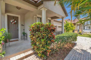 9836 LAKE DISTRICT LANE, ORLANDO, FL 32832 Sold 08/12/25