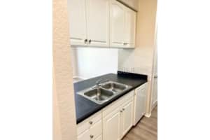 860 ORANGE AVENUE, ORLANDO, FL 32801 Sold 08/04/25
