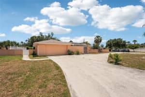 1301 LUCAYA AVENUE, VENICE, FL 34285 - MLS#MFRO6307731