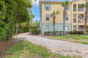 900 CANOPY WALK LANE, PALM COAST, FL 32137 Sold 06/27/25