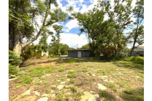 2414 ORANGE AVENUE, EUSTIS, FL 32726 - MLS#MFRO6308164