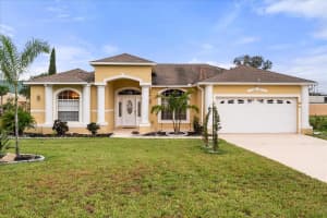 507 Westwind Dr, DAVENPORT