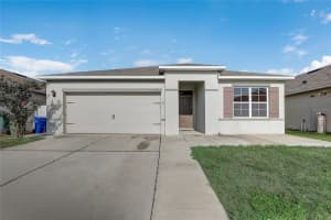 269 St Georges Cir, EAGLE LAKE