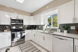 5511 1ST AVENUE DRIVE, BRADENTON, FL 34209 Sold 07/18/25