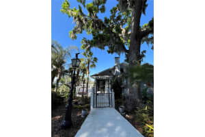 629 HELEN STREET, MOUNT DORA, FL 32757 - MLS#MFRO6309155