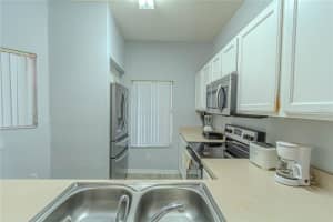 8502 CRYSTAL COVE LOOP, KISSIMMEE, FL 34747 - MLS#MFRO6309221