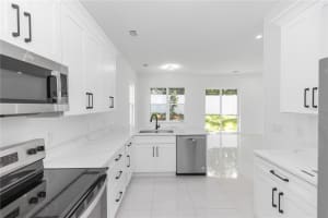 21 N HAMPTON AVENUE, ORLANDO, FL 32803 Sold 06/27/25