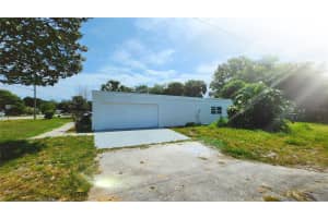1715 YORK COURT, FORT PIERCE, FL 34982 - MLS#MFRO6309485