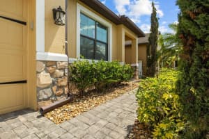 10111 TIERRA BELLA DRIVE, ORLANDO, FL 32825 - MLS#MFRO6309519