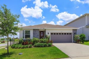 1132 Sugarwood St, DAVENPORT